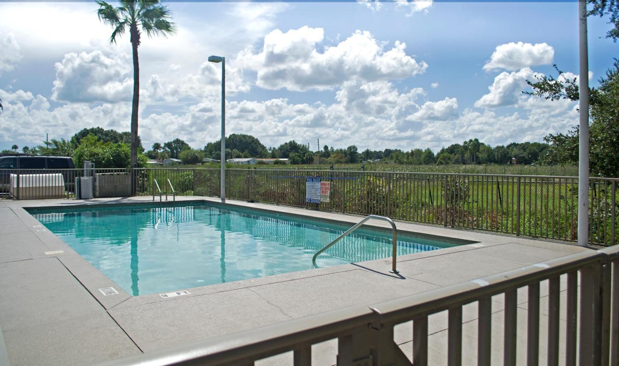 Serena Inn Citrus Ridge Exterior foto
